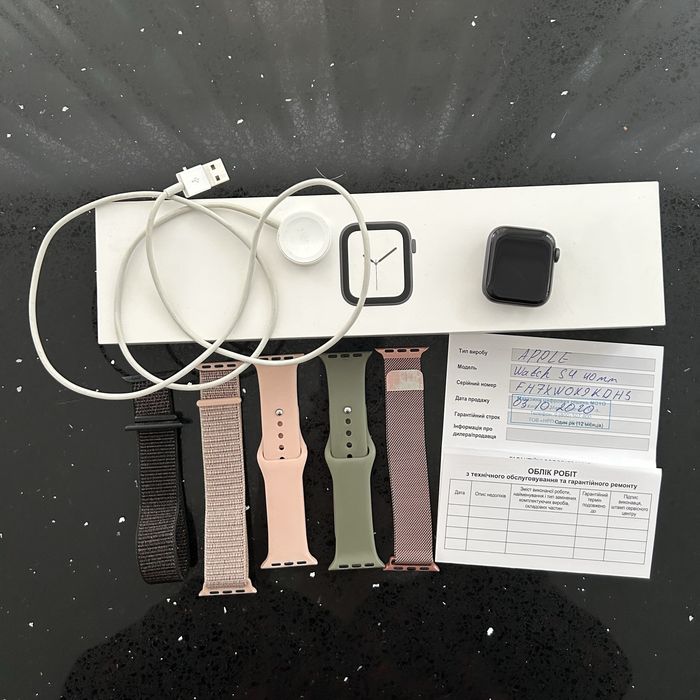 Apple watch S4 44 mm чорного кольору