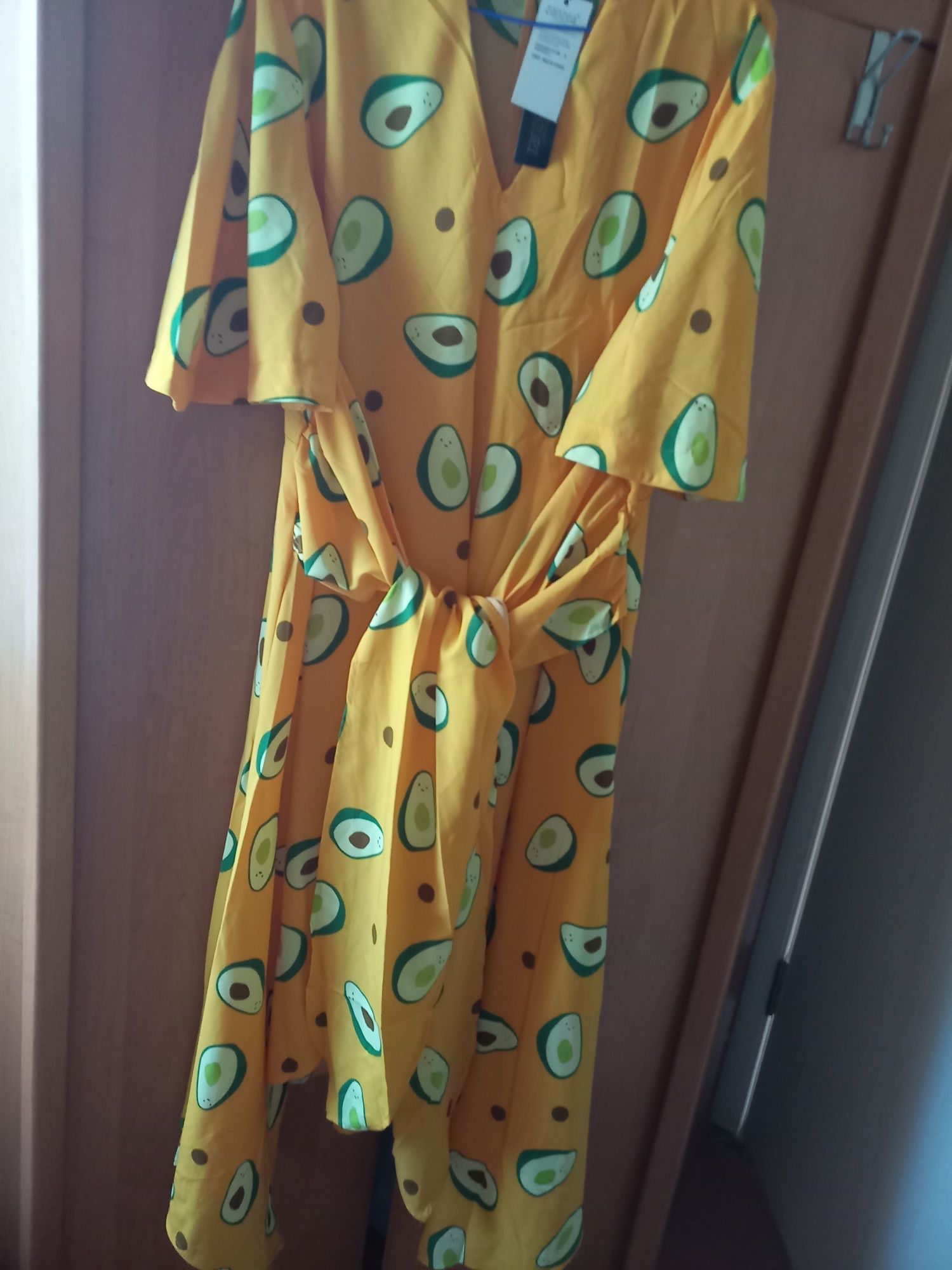 Платье летнее  с принтом мангоо