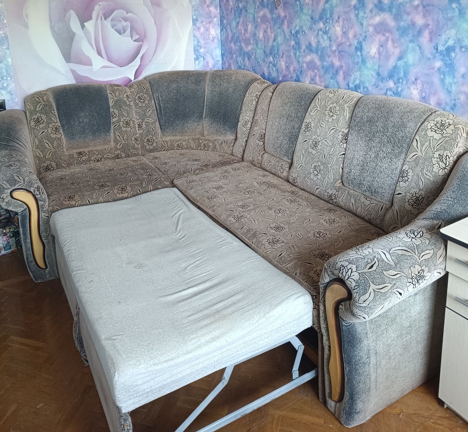 Диван угловой коричневый