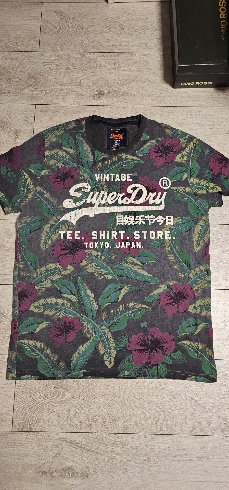 SUPERDRY koszulka męska rozmiar XXL wymiary na zdjęciach stan też