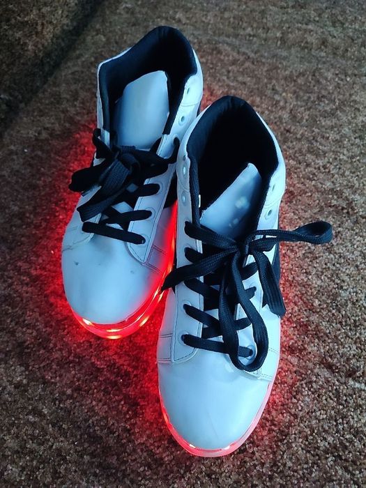 Кабель USB- A to iP фирма Borofone. Новый! Длина 1 м. Белый.