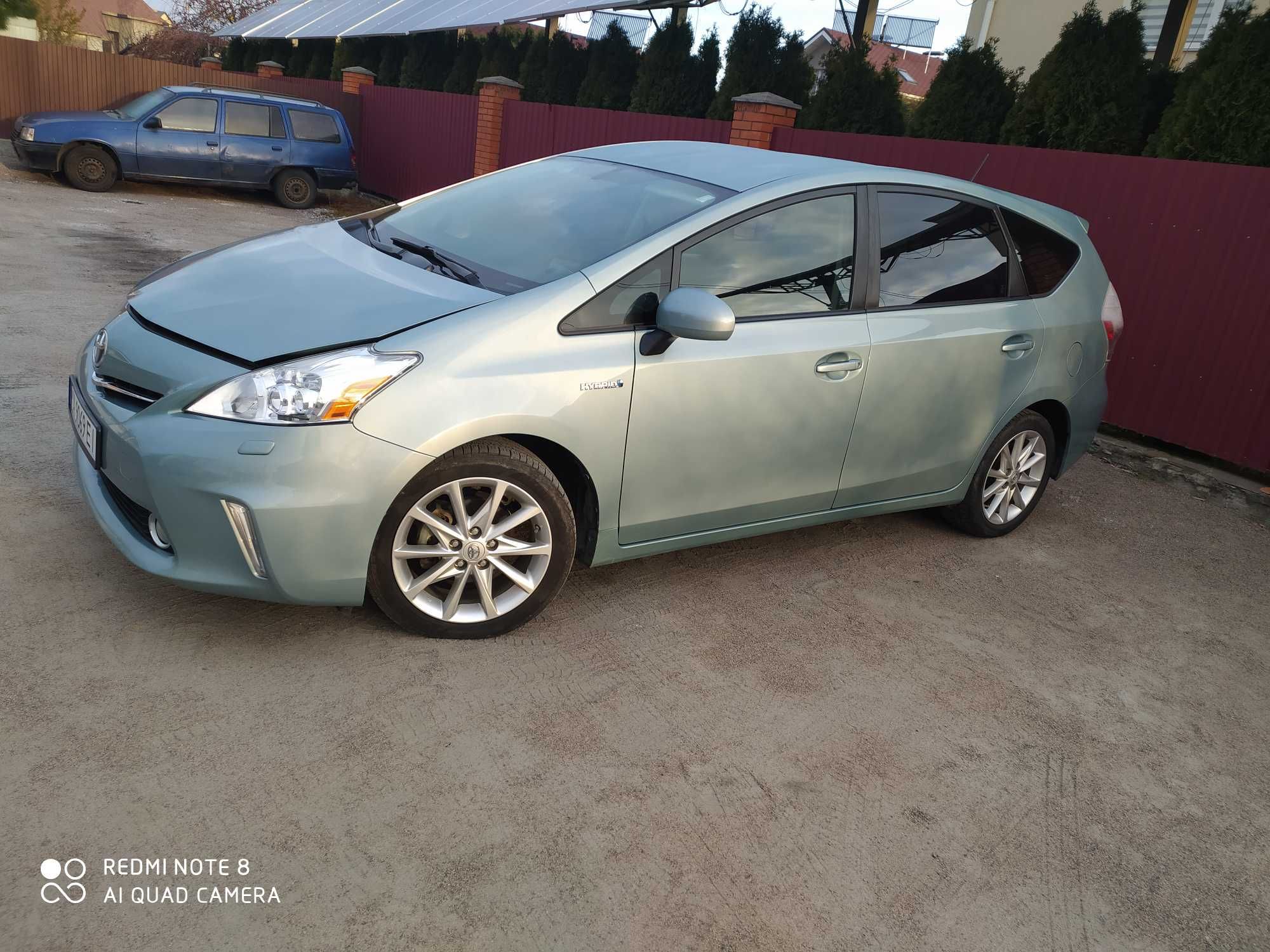 Toyota Prius V 2014