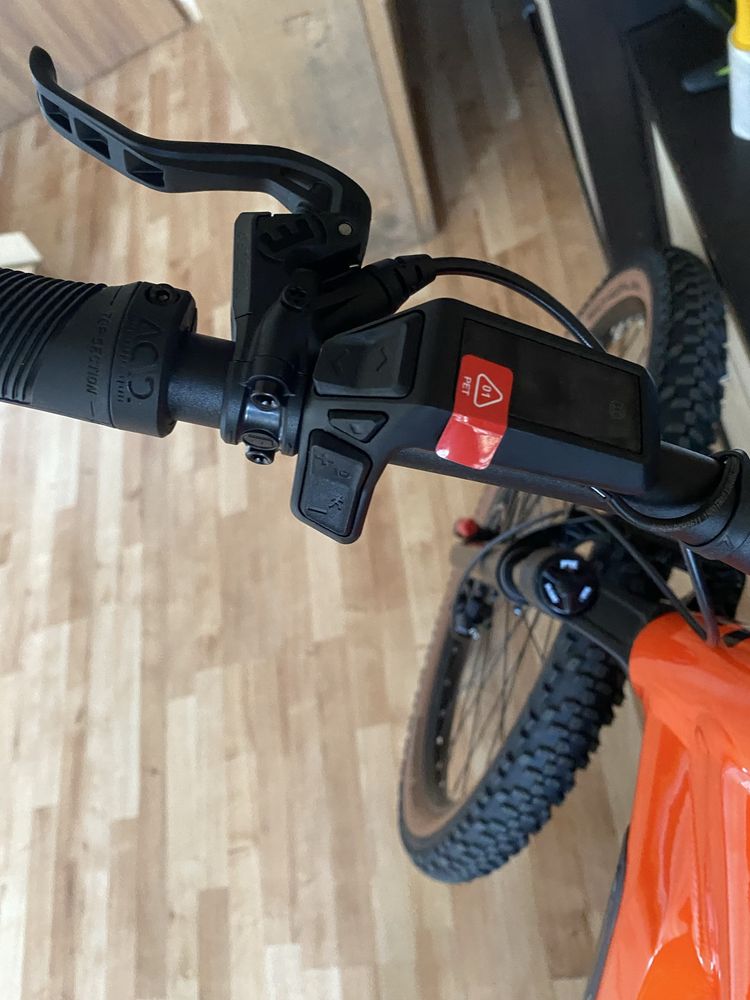 Cube stereo hybrid 120 race 750 sparkorange “n” black