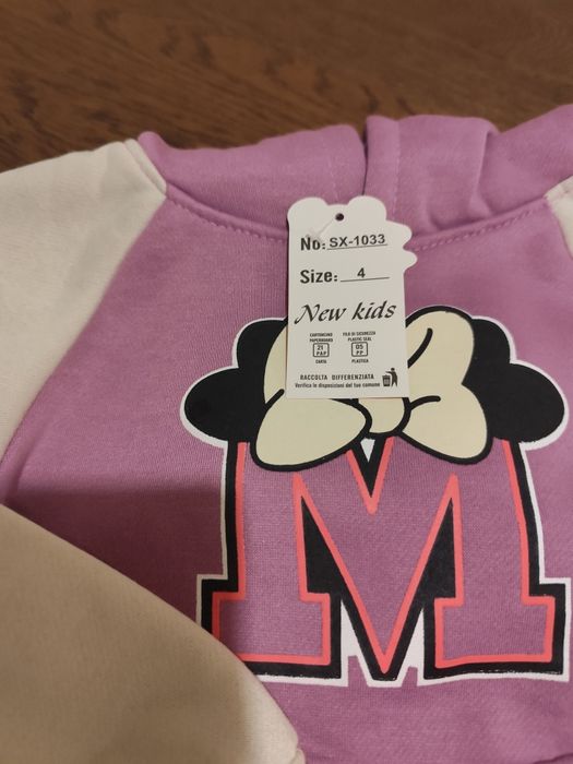 Últimos 8 conjuntos de criança/ revenda