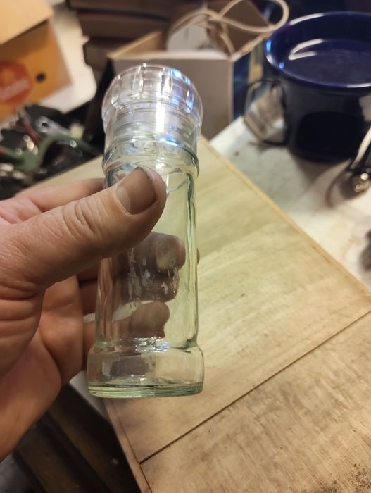 Młynek do ziół i przypraw.