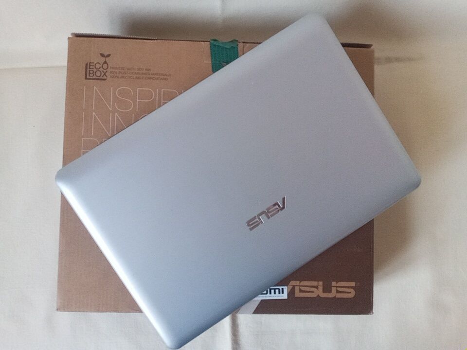 Ноутбук Asus 1215b (12 дюймів, 2 ядра, SSD 120 Gb)