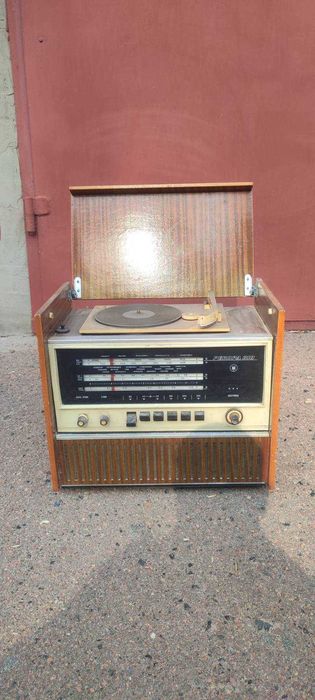 Радиола рекорд - 310, виниловые пластинки