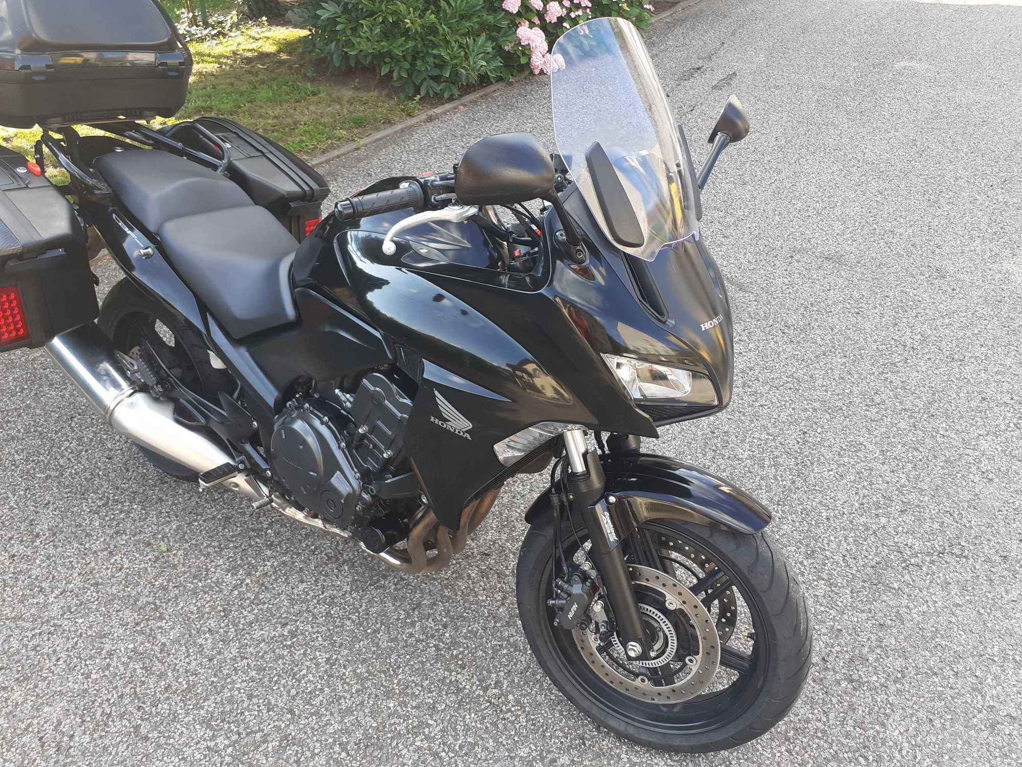CBF1000 z 2014r mały przebieg 28871 km. oryginalny lakier mt xj cb