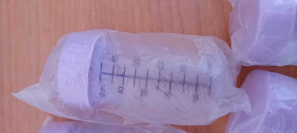 Recipientes esterilizados c/ tampa 50ml para armazenar leite materno