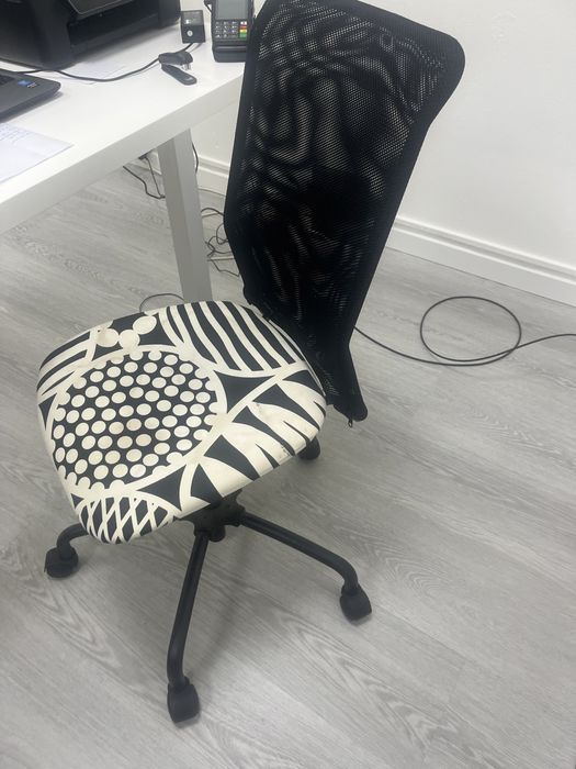 Vendo 3 cadeiras iguais