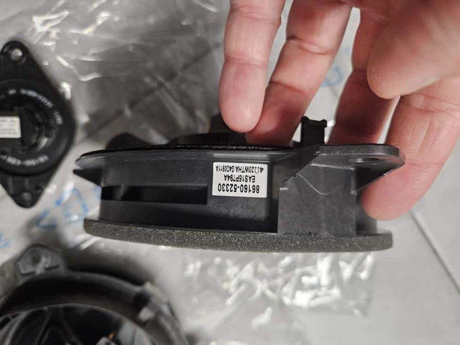 Głośniki Toyota RAV4 2015 Przednie drzwi L i P i podszybie oryginał