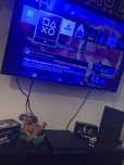 Vendo ps4 como nova com comando e cabos de alimentacao
