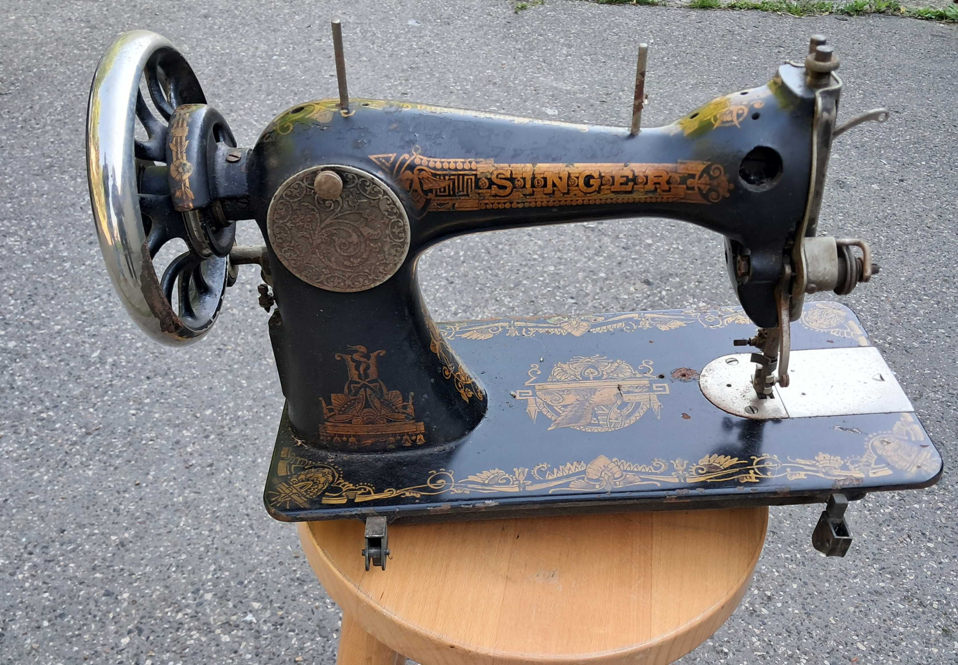 Sprzedam starą maszynę Singer