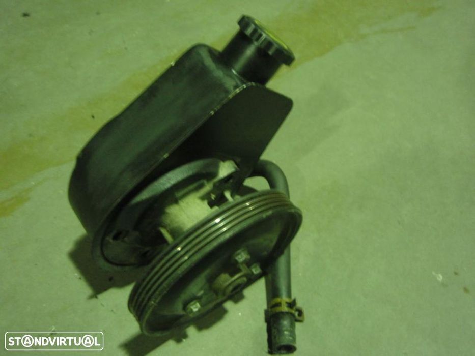Bomba direcao assistida c copo-Renault Megane I / 19 / Clio(1997)1.4