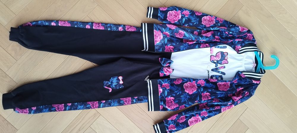 Dres welurowy bawełniany kwiaty róże kotek czarny malinowy bluza