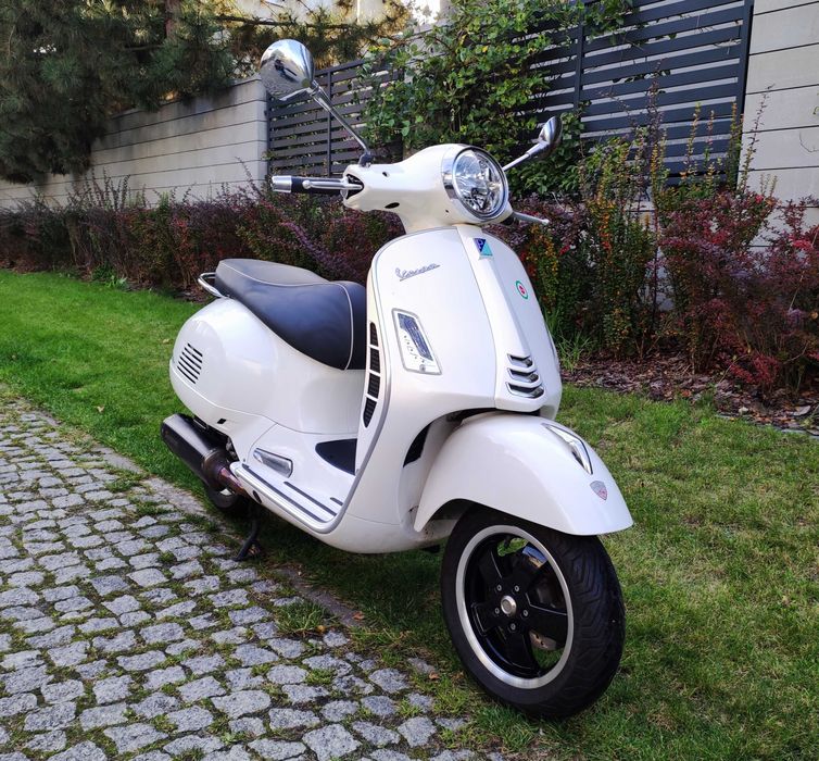 Piaggio Vespa GTS 300i HPE ABS