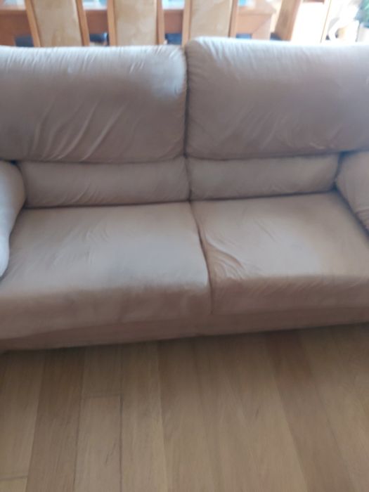Terno de Sofás  em curtisane só hoje 60 euros