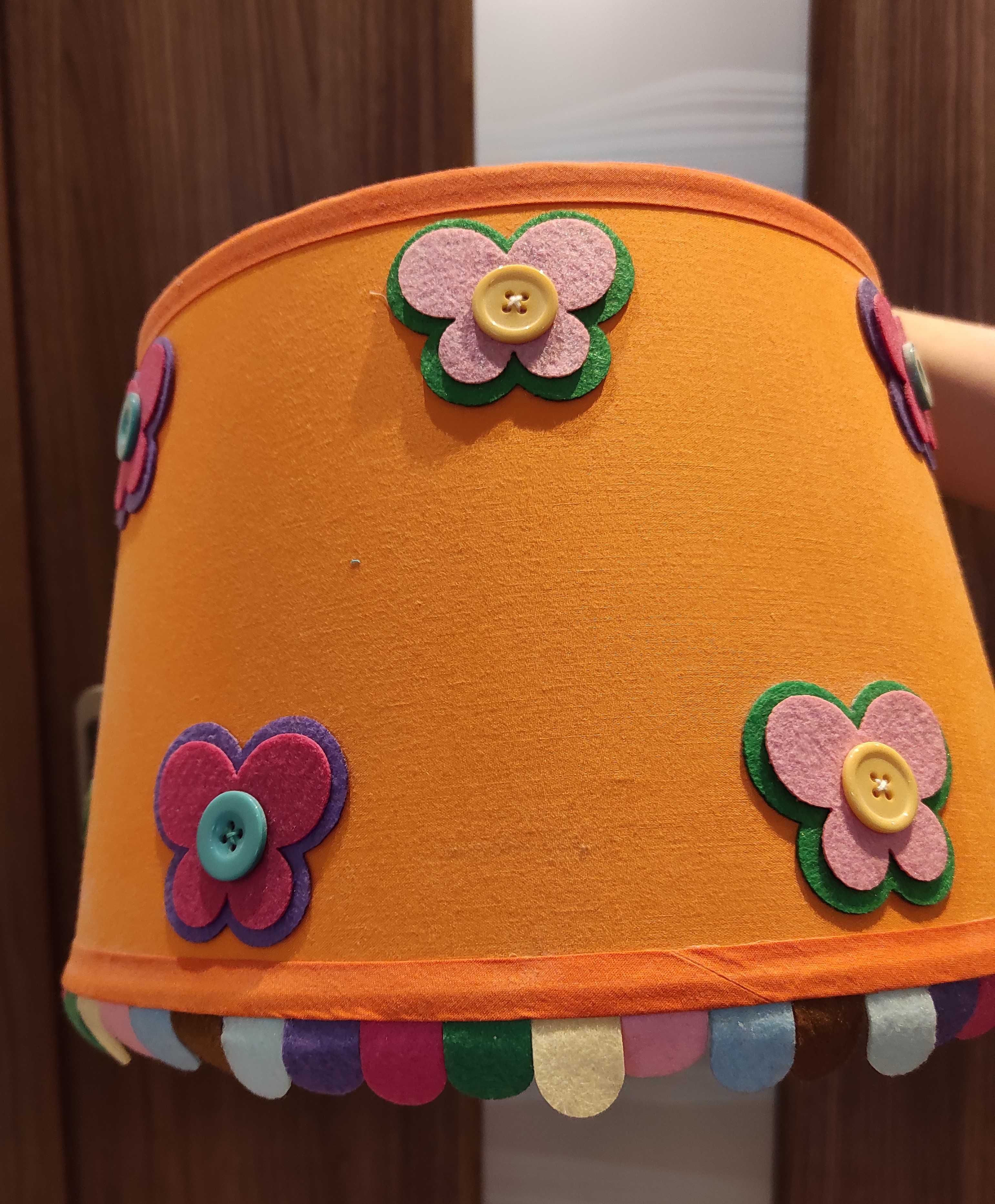 lampa sufitowa - abażur w kolorowe kwiaty do pokoju dziecka