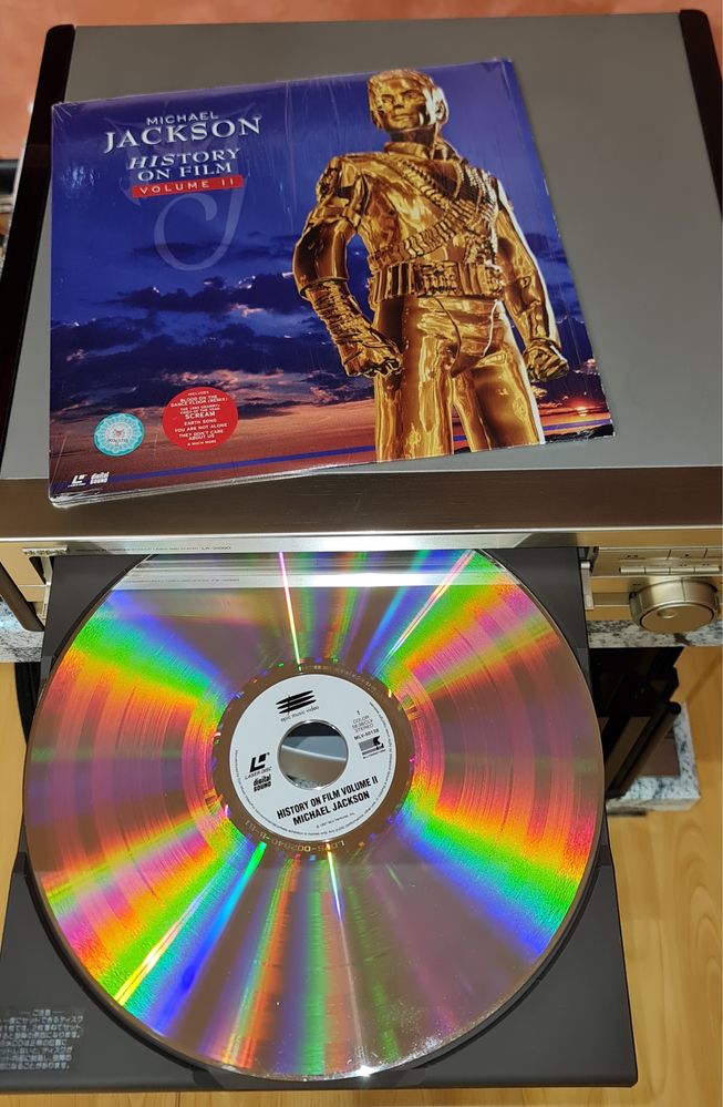 Продается Проигрыватель лазерных дисков LD/CD Denon LA 3500G (gold)