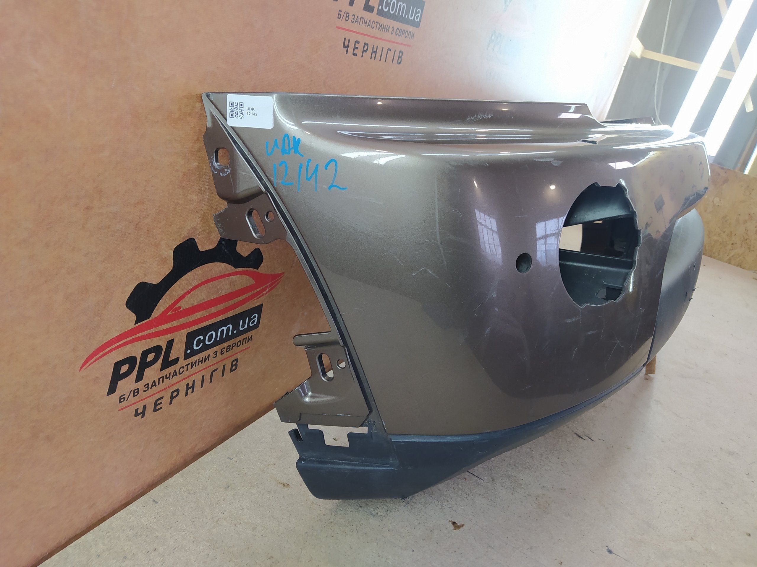 Land Rover Discovery IV 09-13 до рестайл бампер передний AH2217F003AB