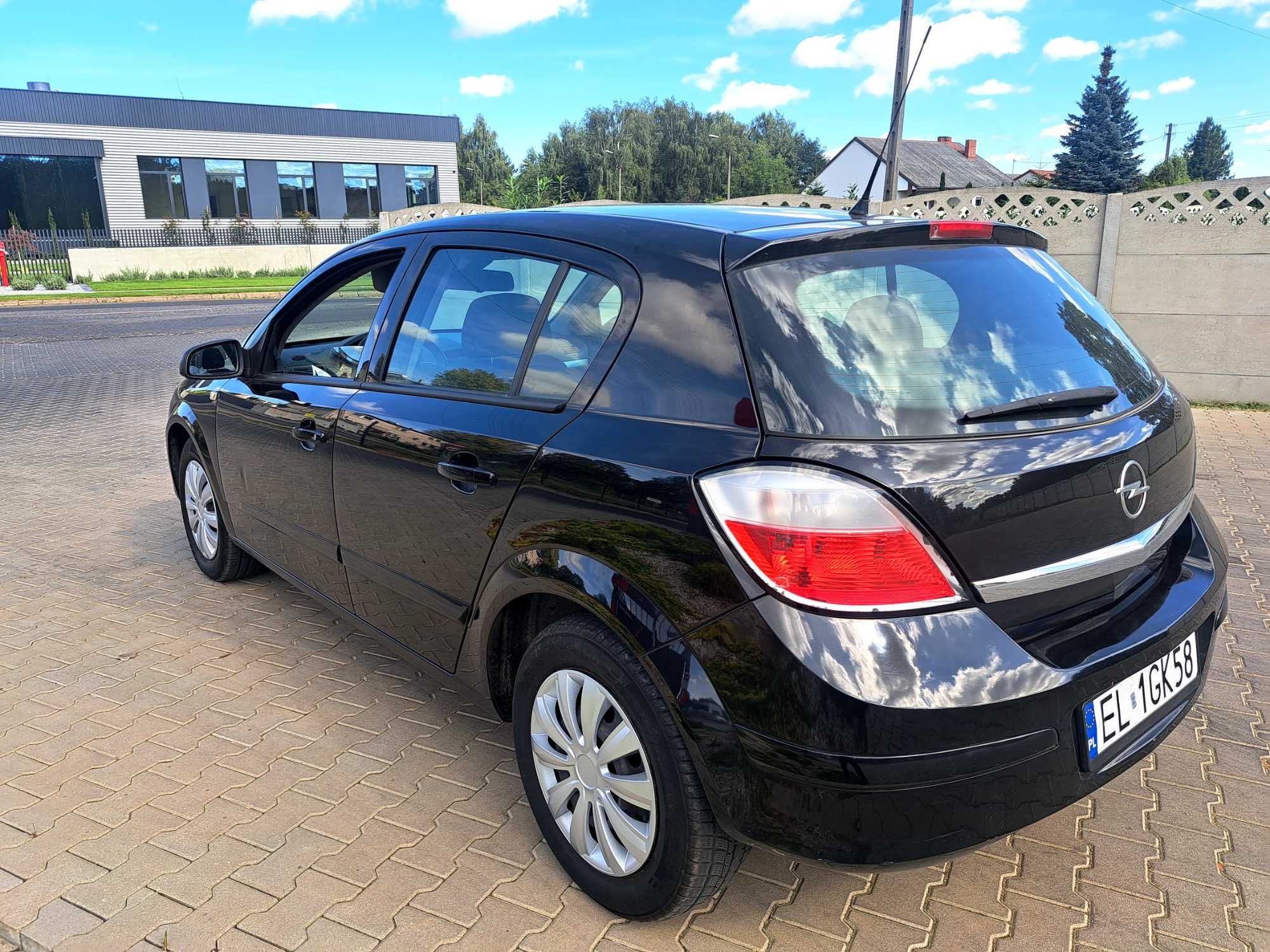 Opel astra h 2007 rok 1.6 105km zrobione sprzeglo klima doiwestowana