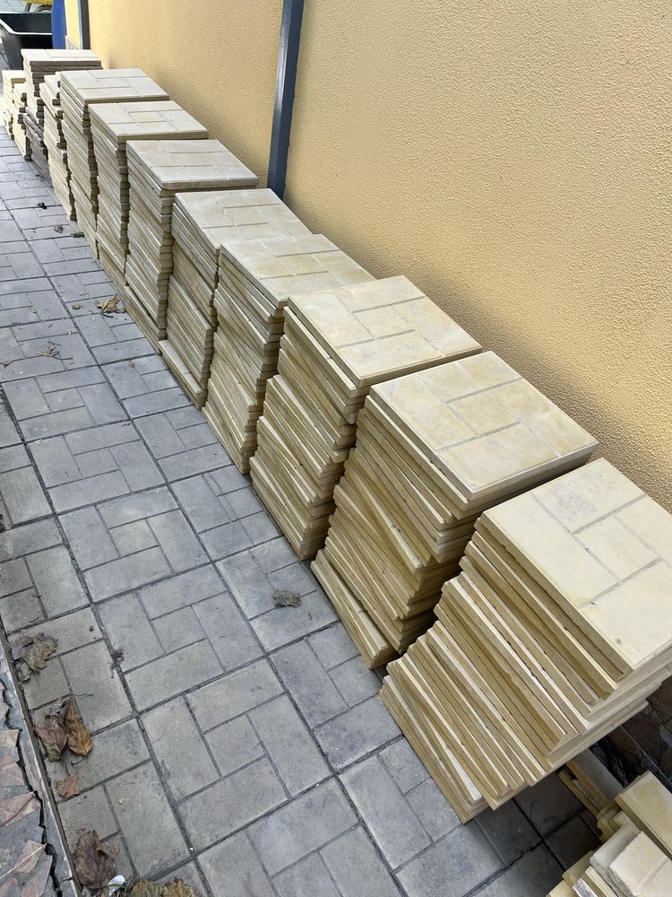 За полцены, плитка 30х30 см, 32 м.кв., желтая