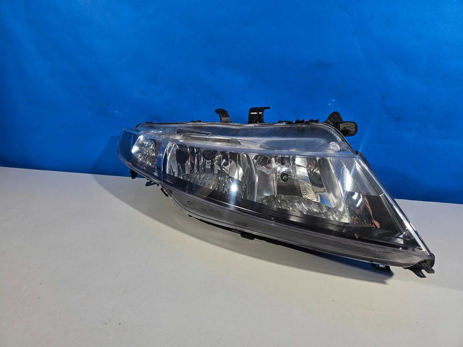 Honda Civic VIII 8 Ufo Lampa Przód Przednia Prawa H1 EUROPA Stan BDB