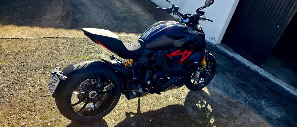 Ducati Diavel 1260s como nova