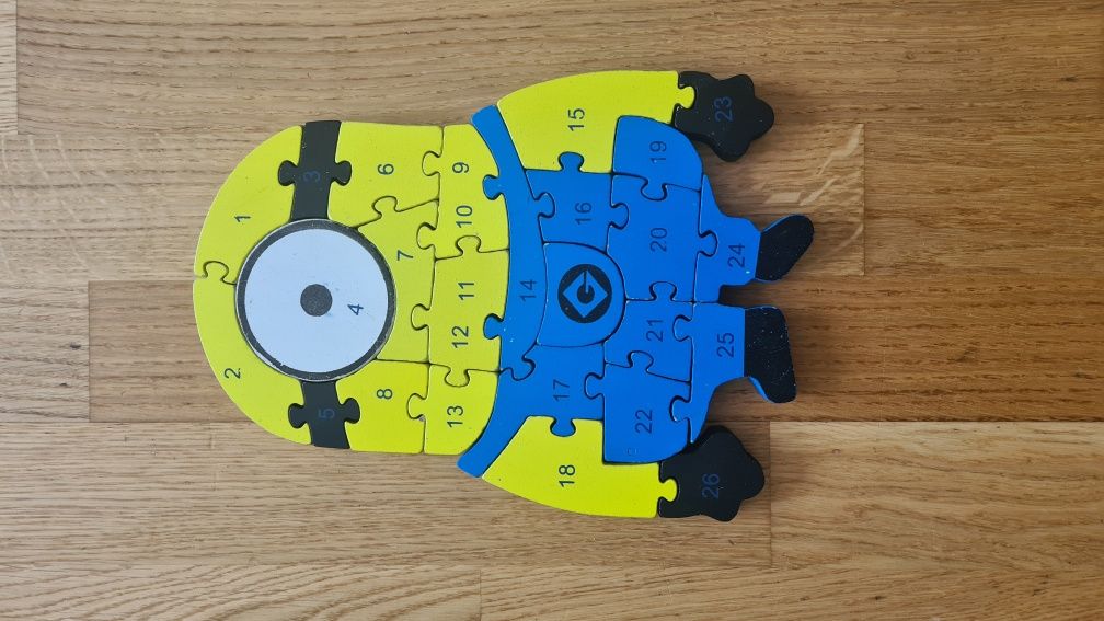 Klocki puzzle drewniane Minionki