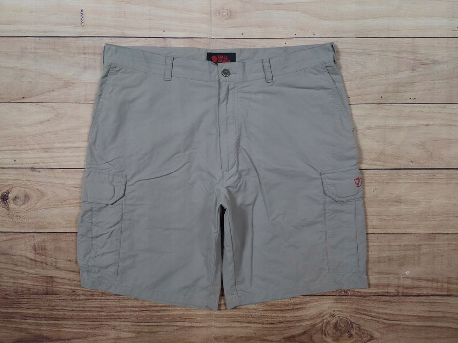 FJALLRAVEN Spodenki Cargo Beżowe Logowane r. 52