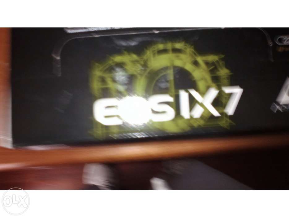 Máquina fotográfica Canon