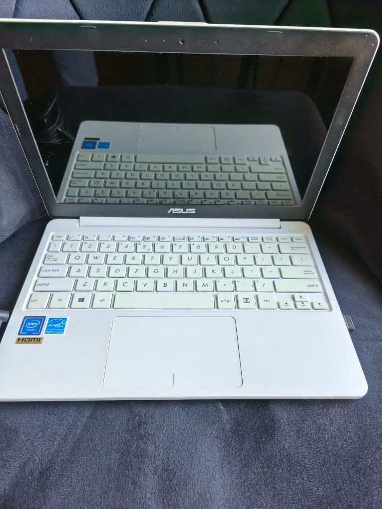 Notebook Asus E203 N