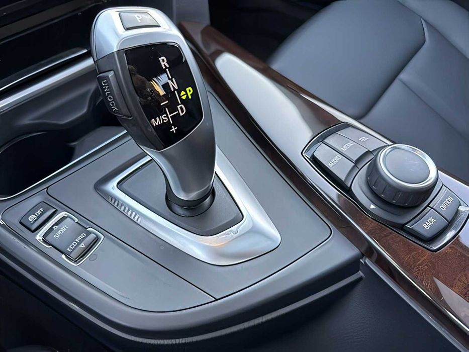 BMW 3 Series      2015