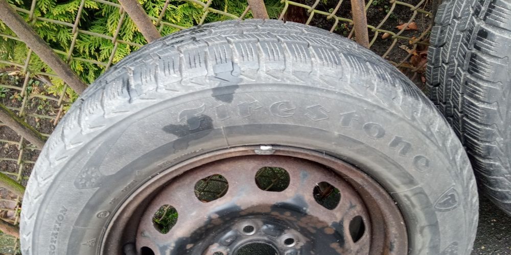 4 x Koła FORD   rozstaw 5*108 / opony  Zima