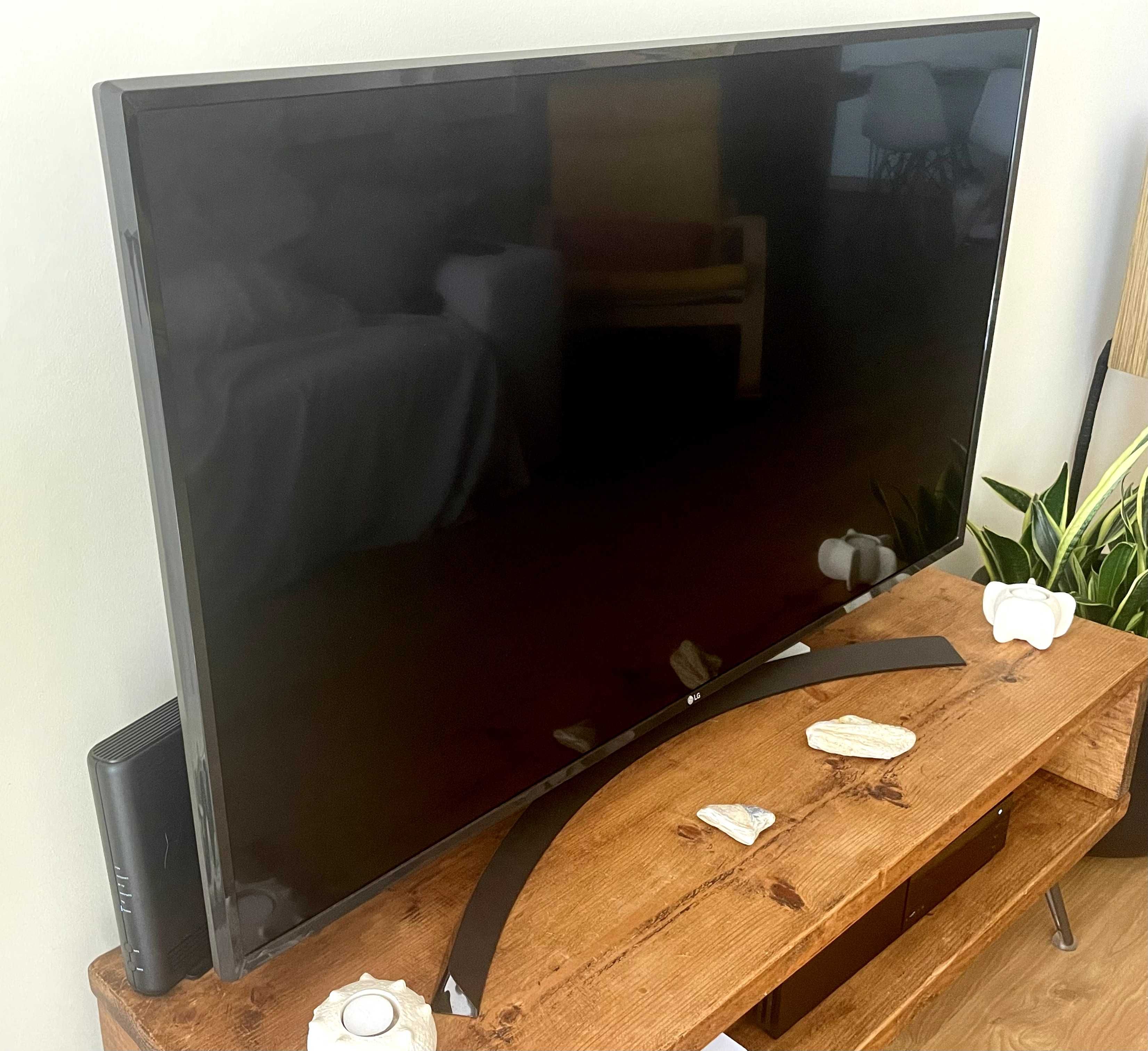 Televisão LG 49UJ634V – 49” 4K UHD Smart TV com HDR