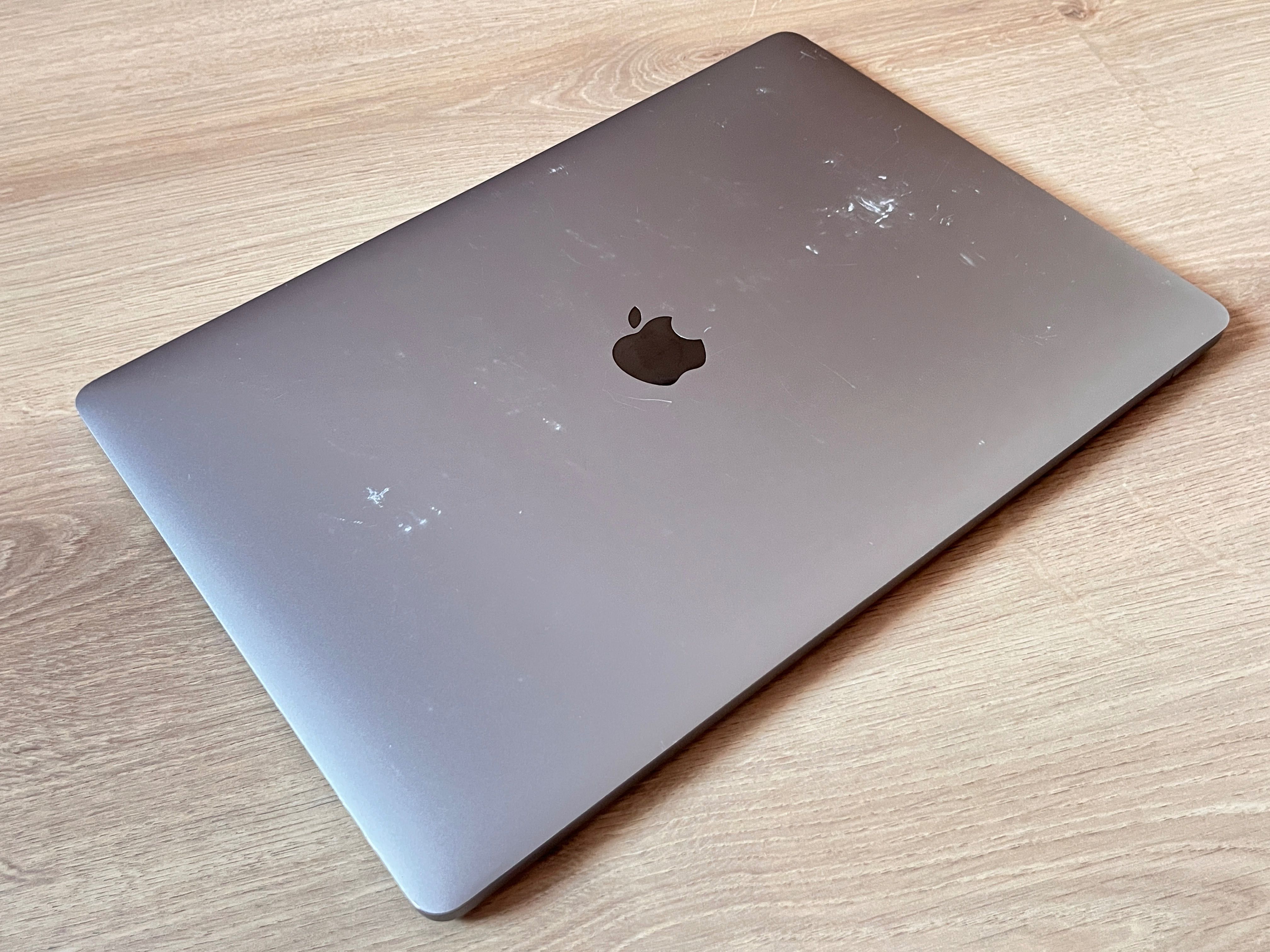  MacBook Pro 15” A1990 (2018) • i7 • 16GB • 250GB SSD • Читайте опис