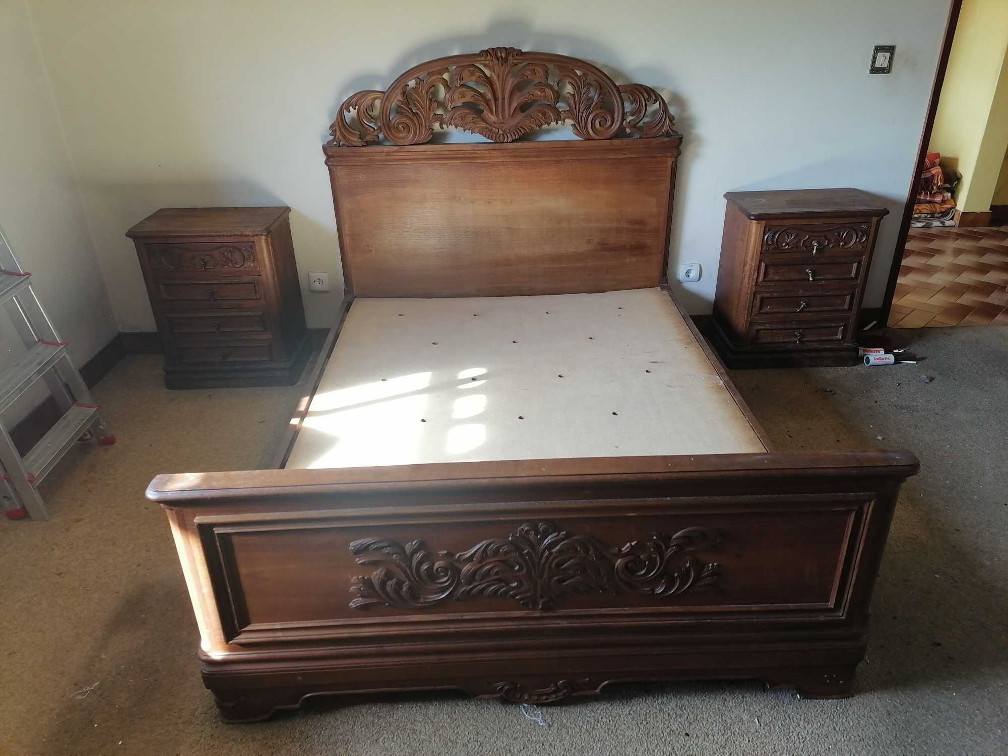 Quarto de Casal Completo em Madeira