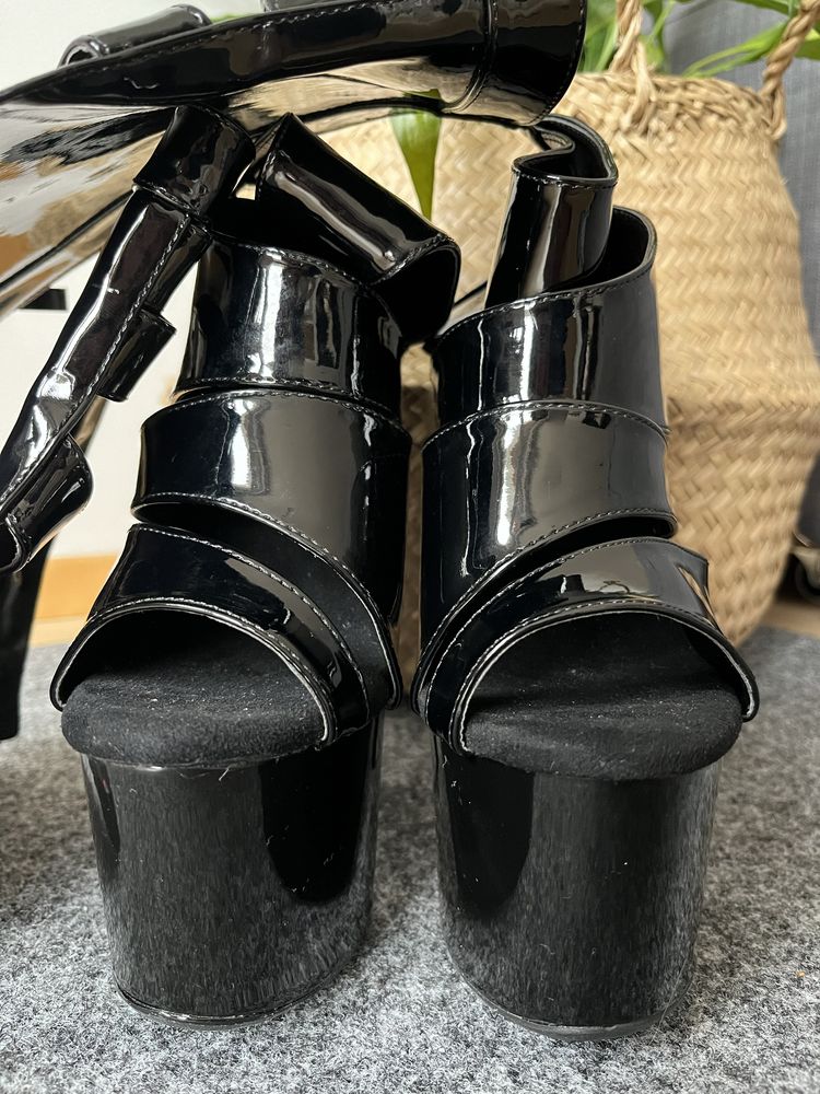 Kozaki rzemyki wet-look latex r. 35 czarne nowe