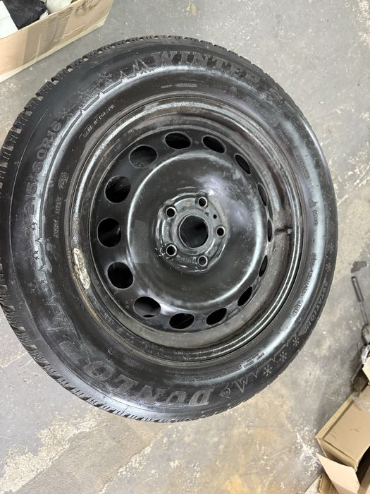 Opony zimowe Dunlop, 215/60 R16 z felgami stalowymi