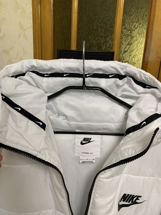 2 Куртки Nike NWS