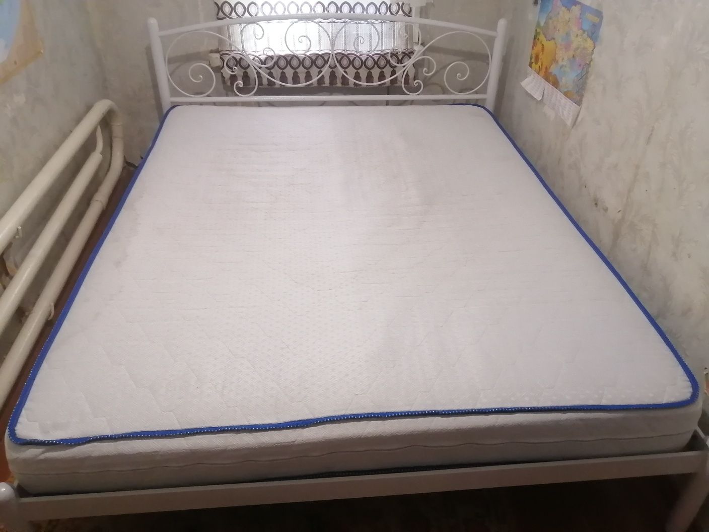 Продам двуспальную кровать