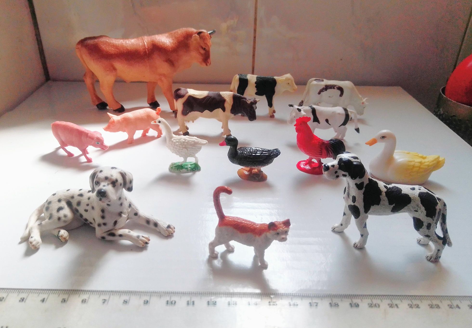 Várias figuras de animais.