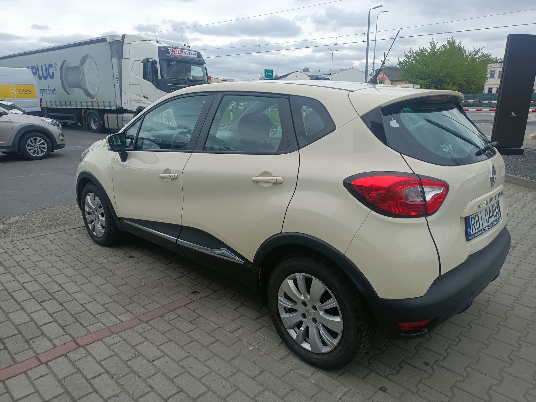Renault Captur salon Polska