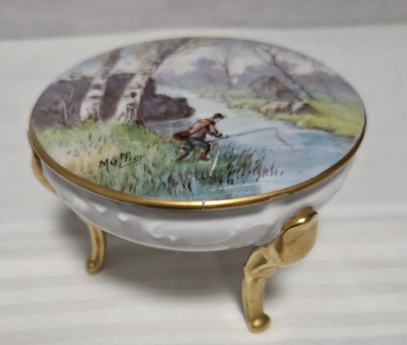 Porcelanowe puzderko Limoges France – ręcznie malowane, złocone