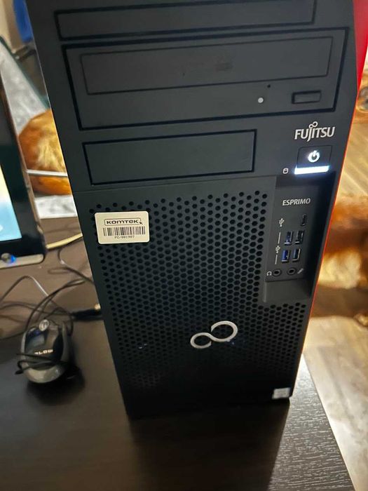 Komputer Biurowy Monitor Klawiatura mysz Głośniki