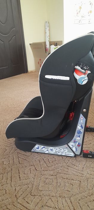 Дитяче авто крісло в ідеальному стані фірми Chicco