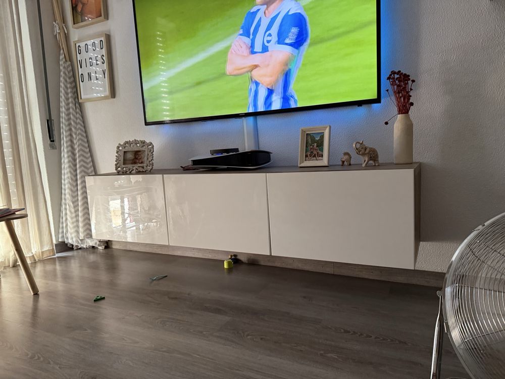 Aparador IKEA Besta