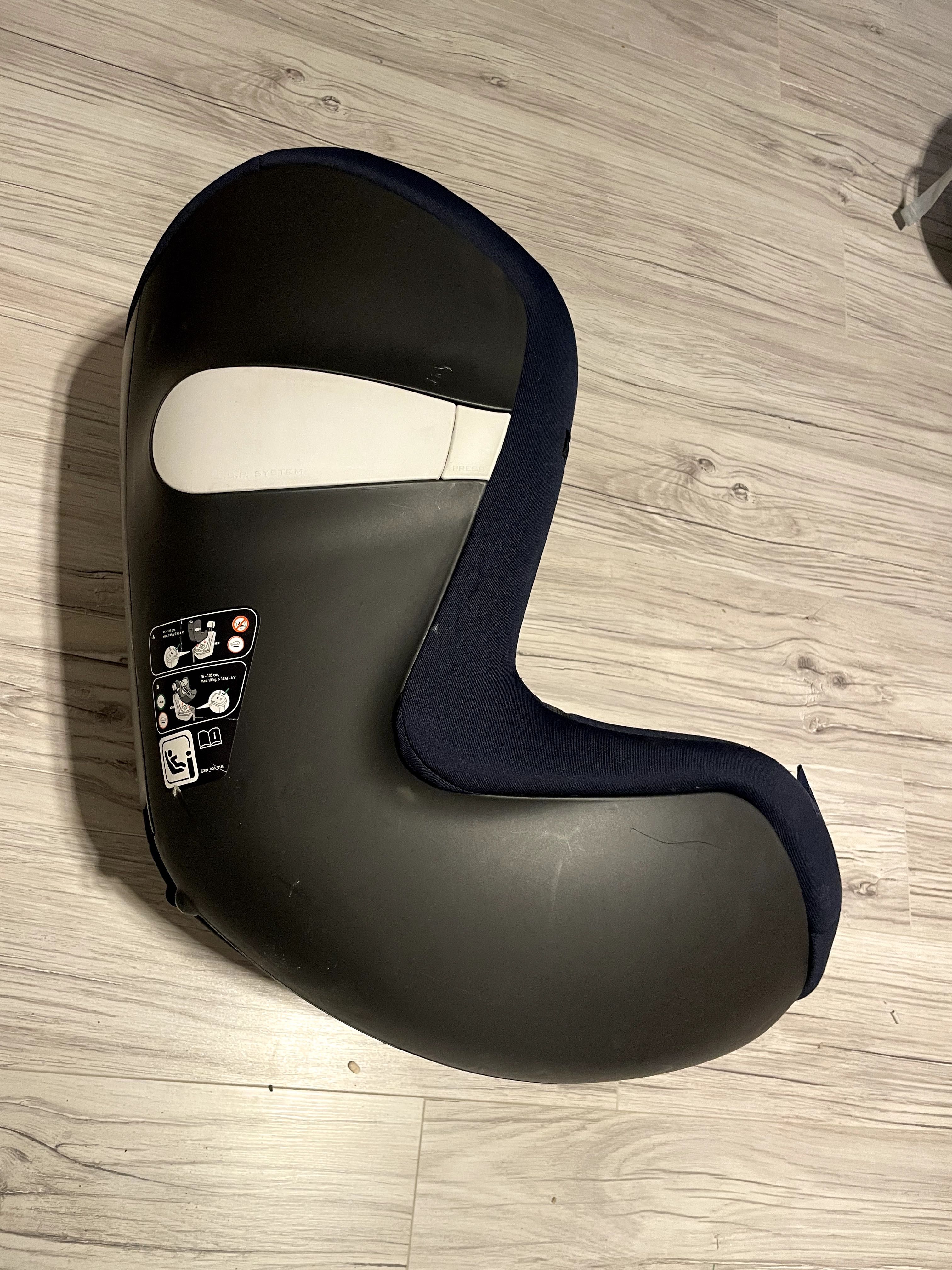 Komplet - baza Cybex Base M i foteliki Atom M oraz Sirona M2 i-size