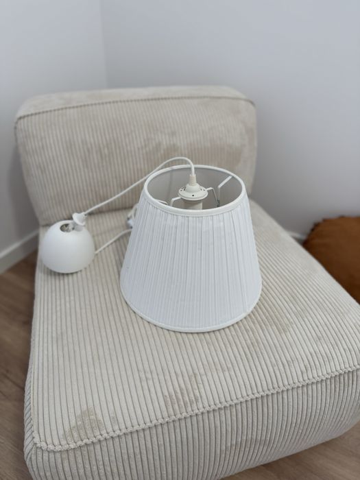 Candeeiro suspenso de tecido branco