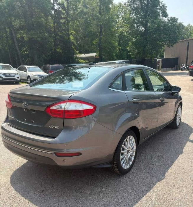 Ford Fiesta Titanium      2014